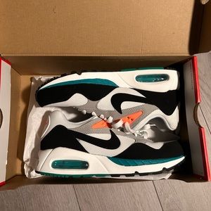Nike Air Max Correlate size 8.5